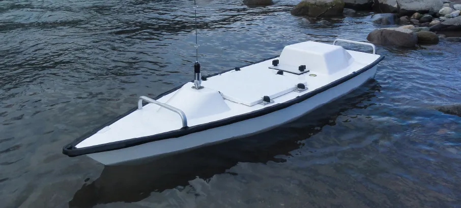 リモコンボート型測深機