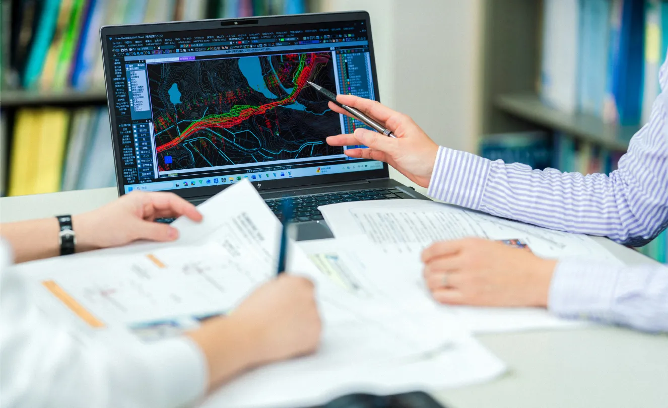 設計 構想をもとに、施工できる“かたち”へ落とし込む。