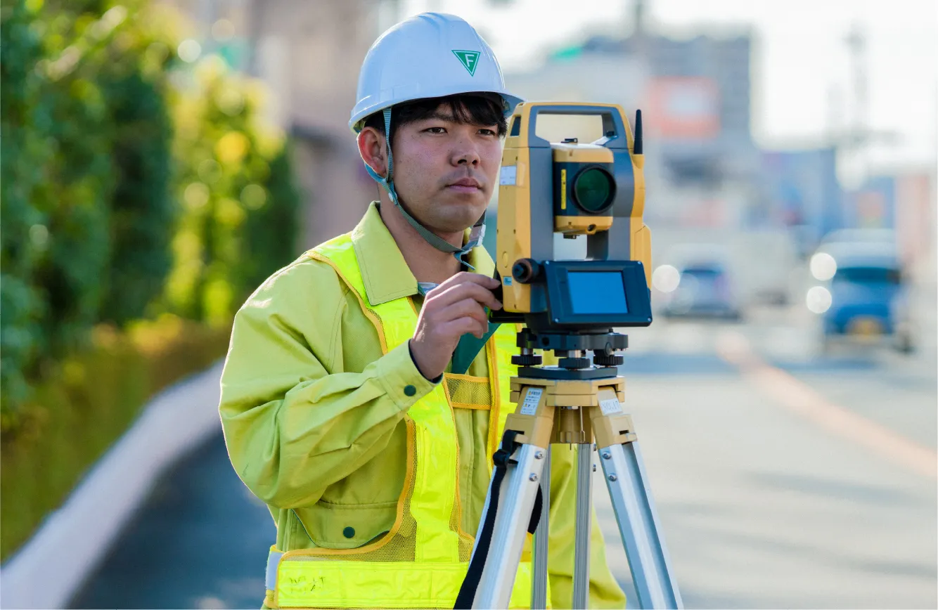 現場で積み重ねる測量の経験。